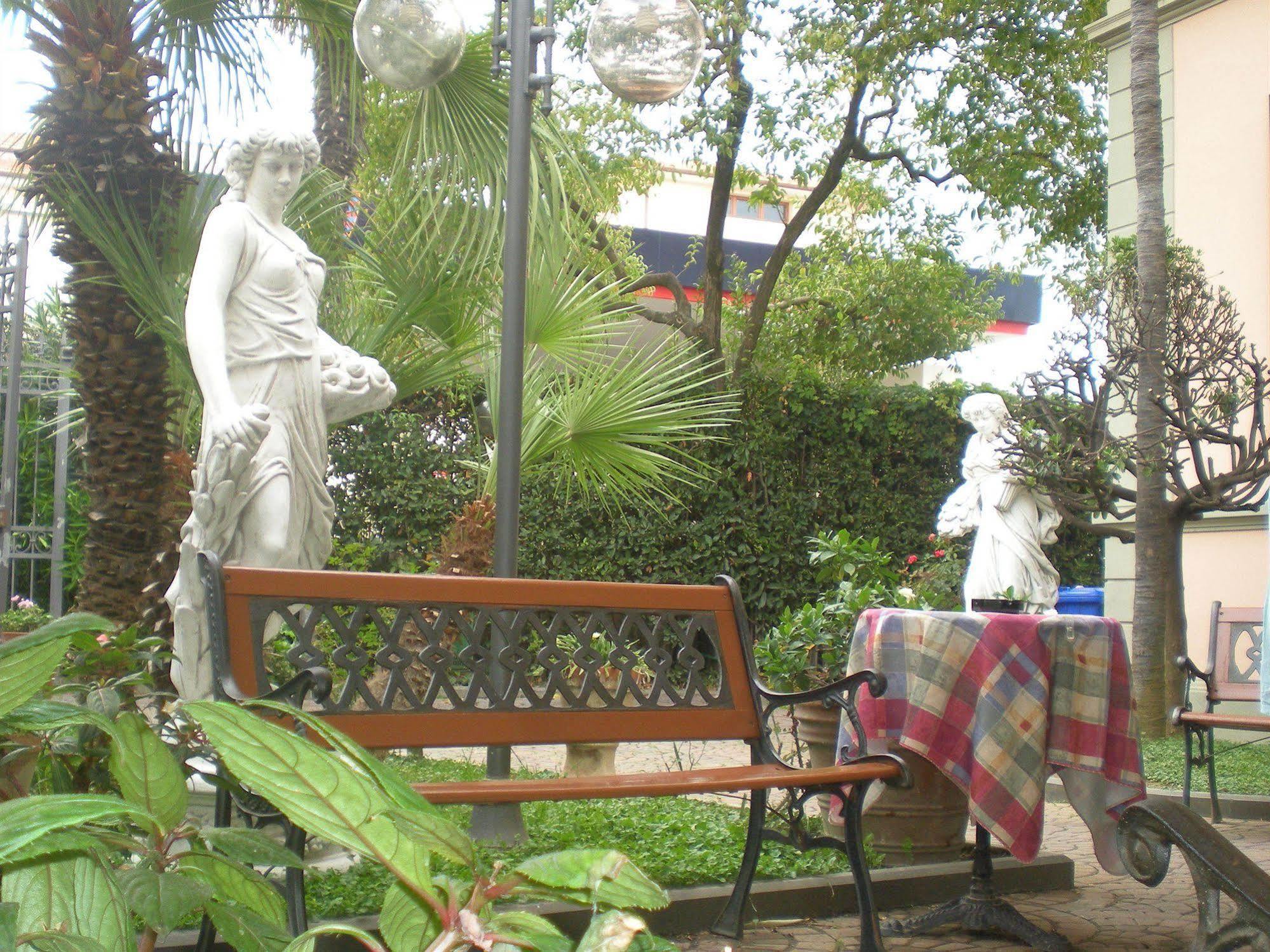 Primavera Hotell 2*